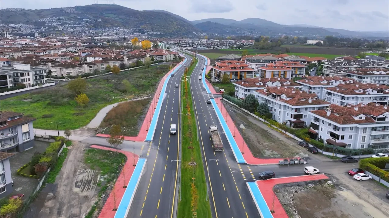 Sakarya'nın yeni duble yolu 1. Cadde ışıl ışıl oldu 4