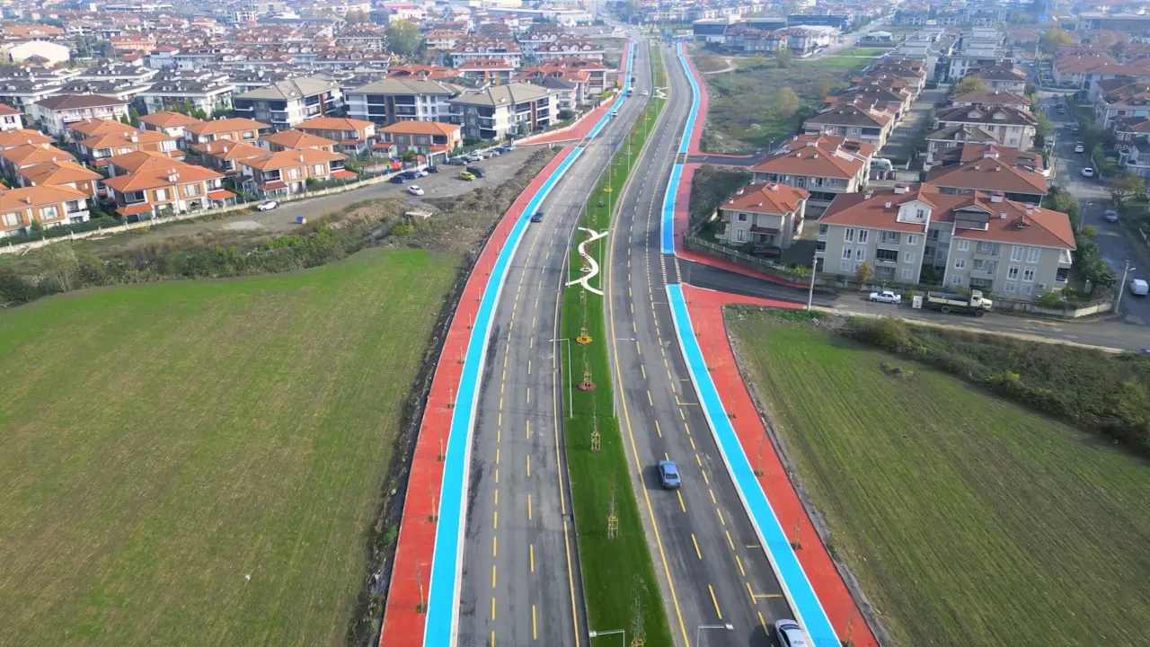 Sakarya'nın yeni duble yolu 1. Cadde ışıl ışıl oldu 3