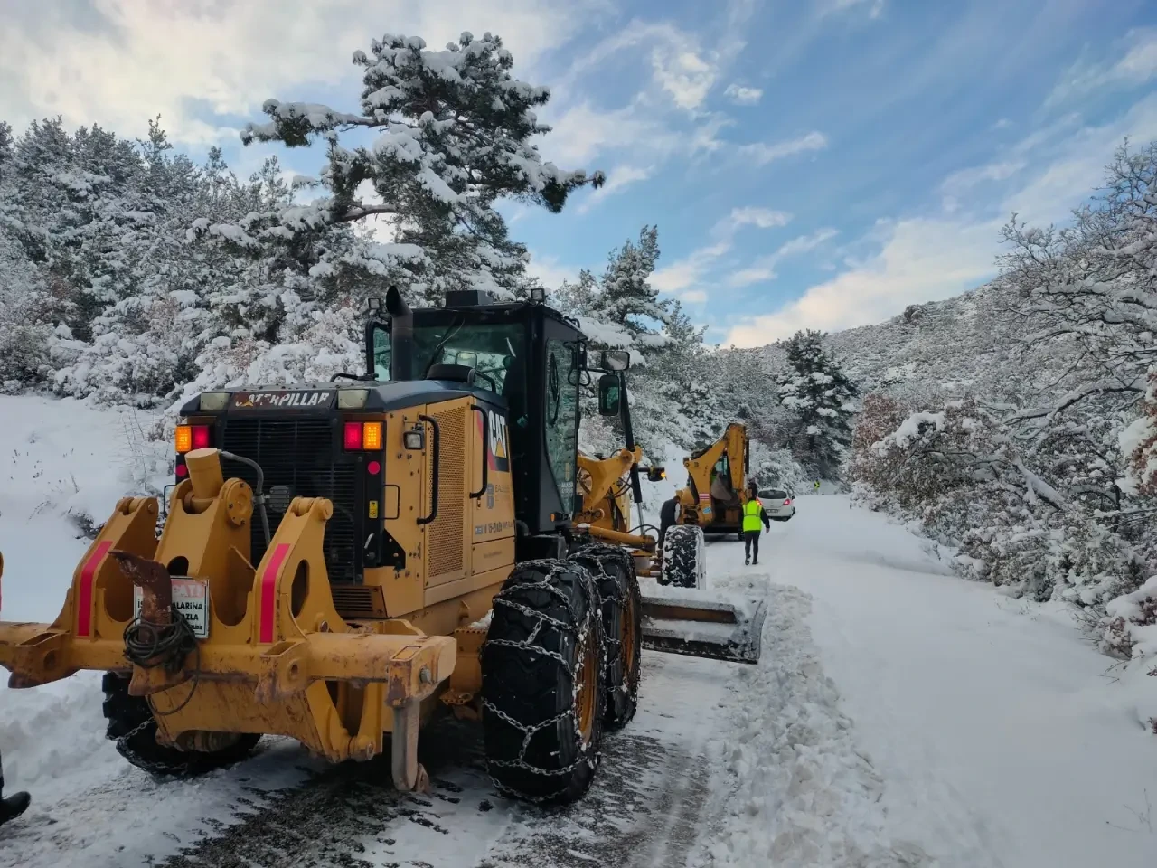 Balıkesir’de kar mesaisi. Yollar açık, ekipler teyakkuzda 3