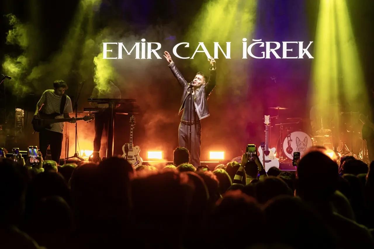 Emir Can İğrek İstanbul’da Jolly Joker Atakent’te Konser Verdi 2