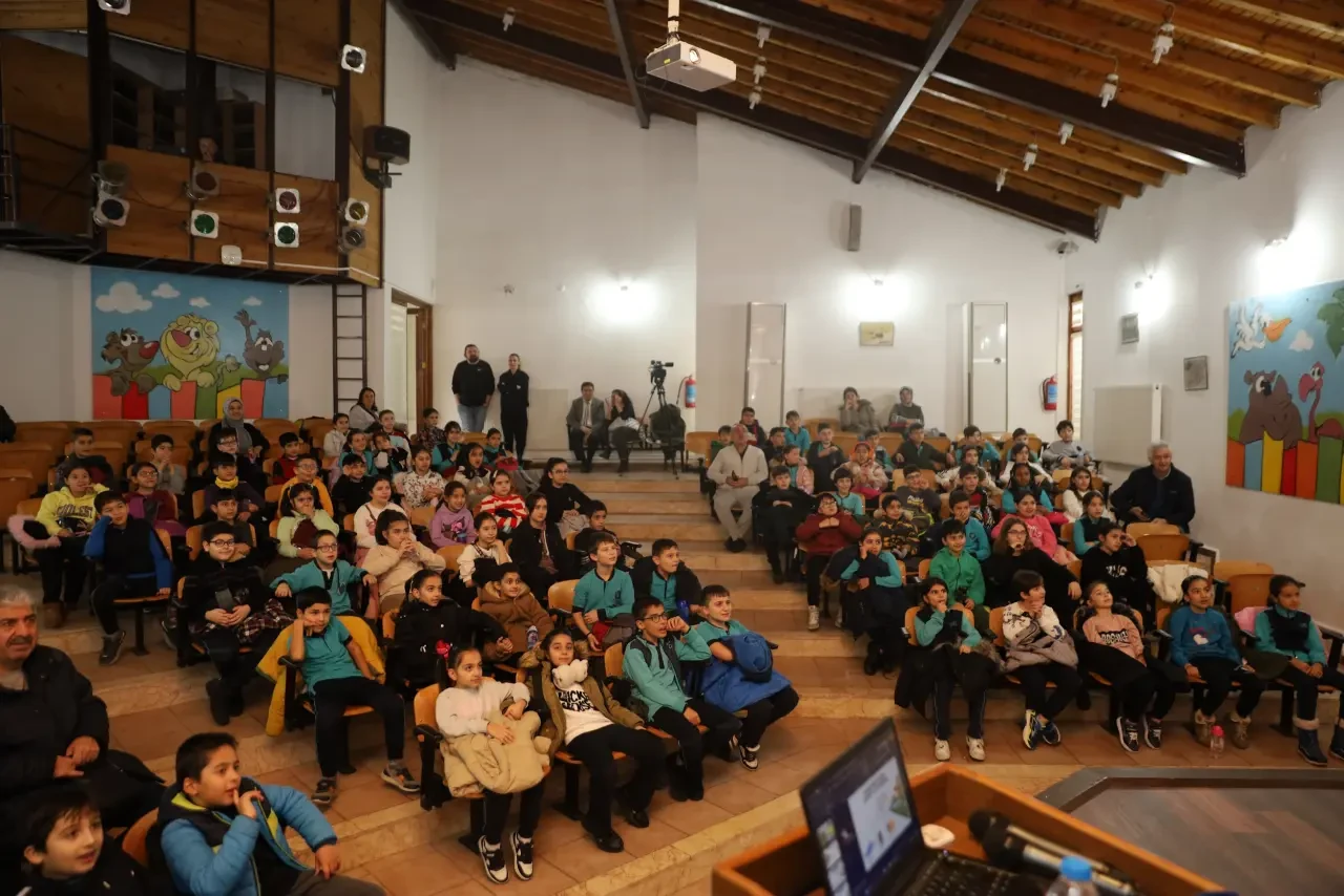 Bursa'da ilköğretim öğrencilerine vektörle mücadele eğitimi verildi 7