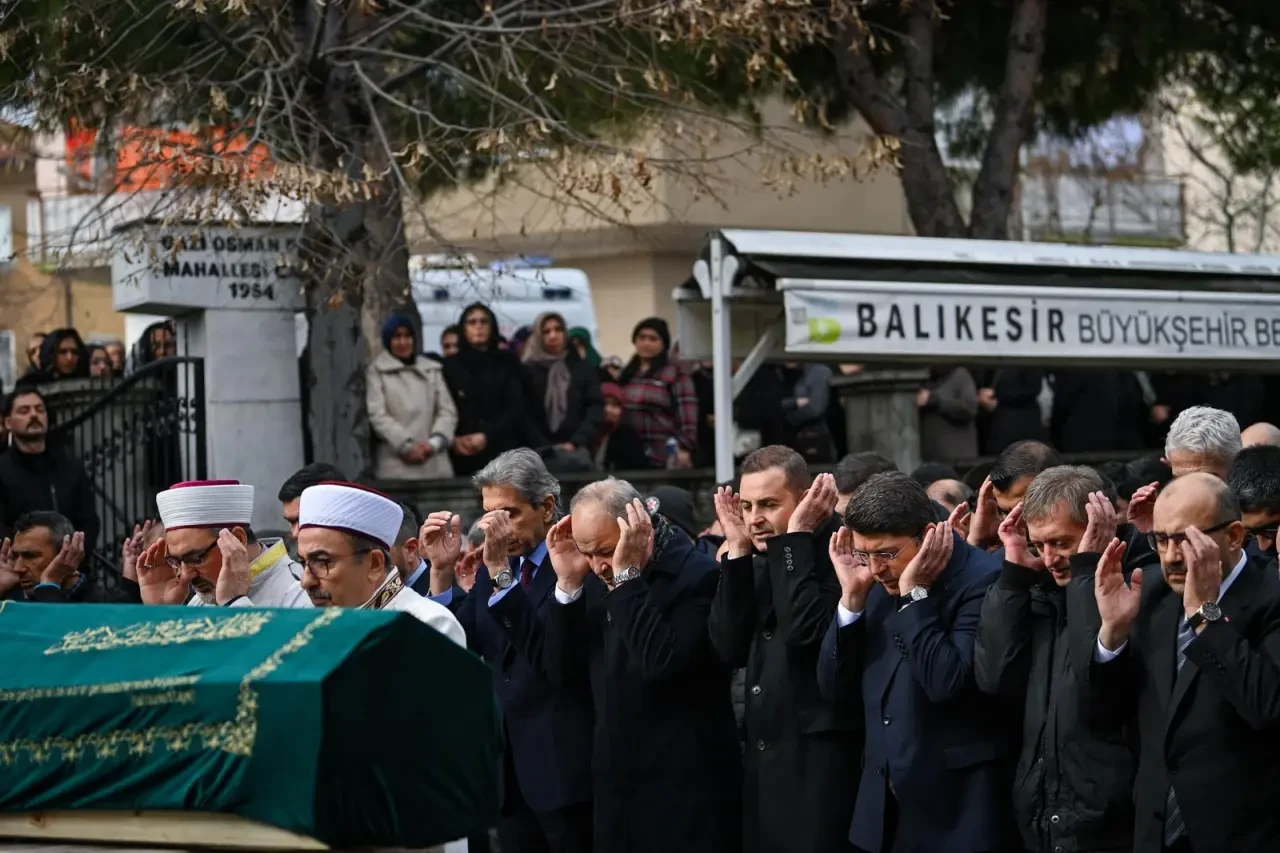 Mühimmat fabrikasında meydana gelen patlamada hayatını kaybeden işçiler, son yolculuğuna uğurlandı 7