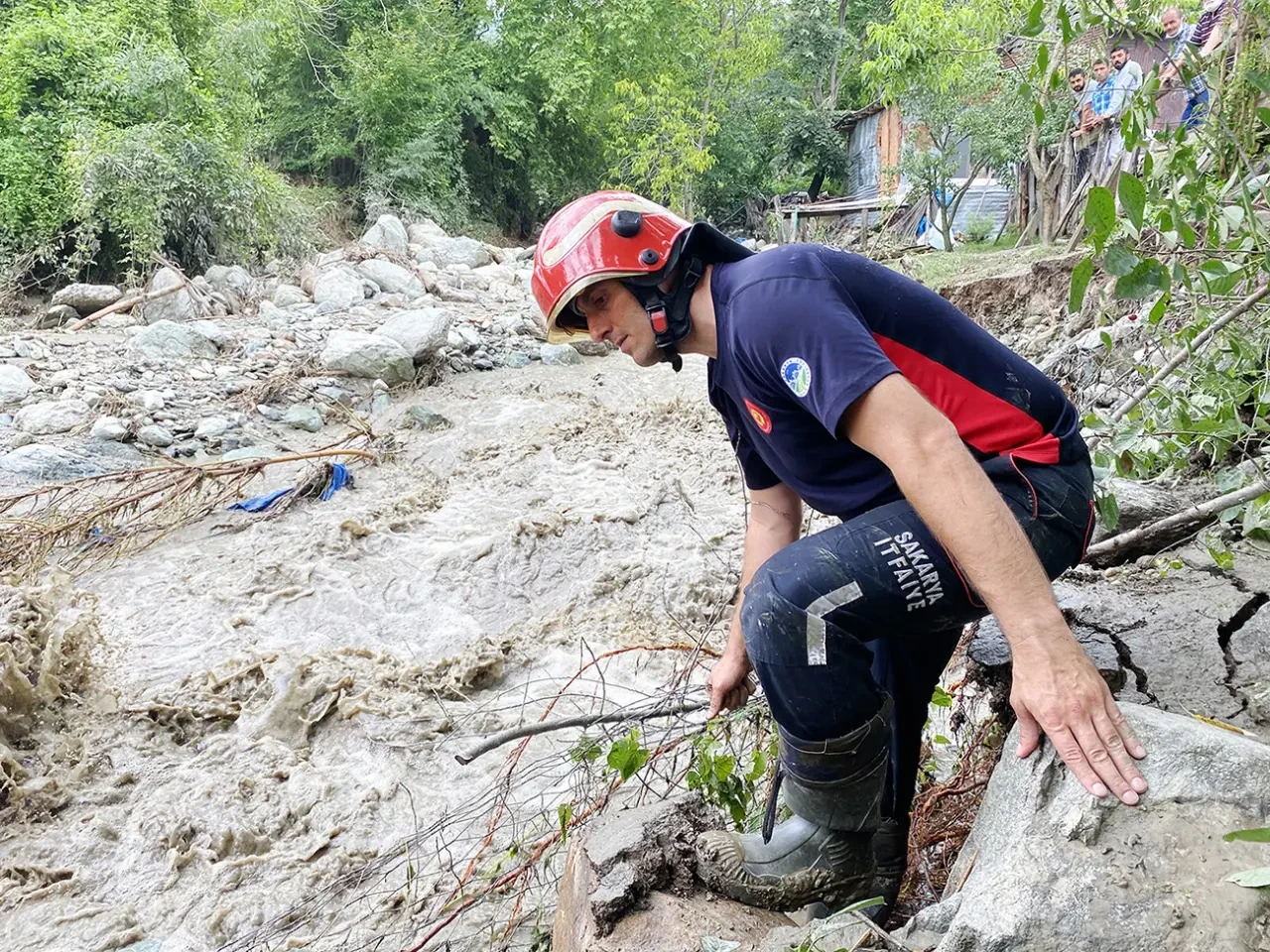 2024'te Kahraman İtfaiyecilerin Mücadelesi: 4 Bin 330 Yangına Anında Müdahale! 11