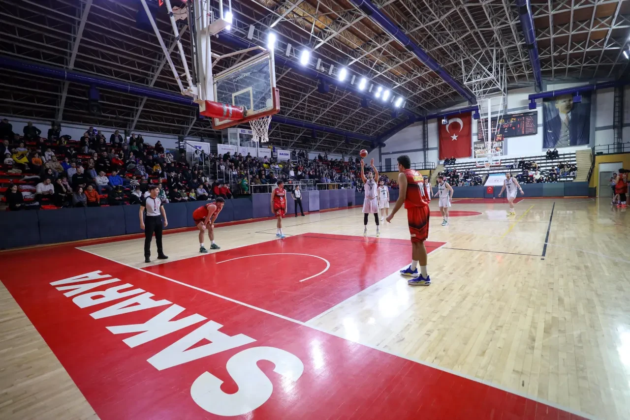 Sakarya Büyükşehir, Teşvikiye'yi 76-65 yenerek sezonun ikinci devresine galibiyetle başladı 8