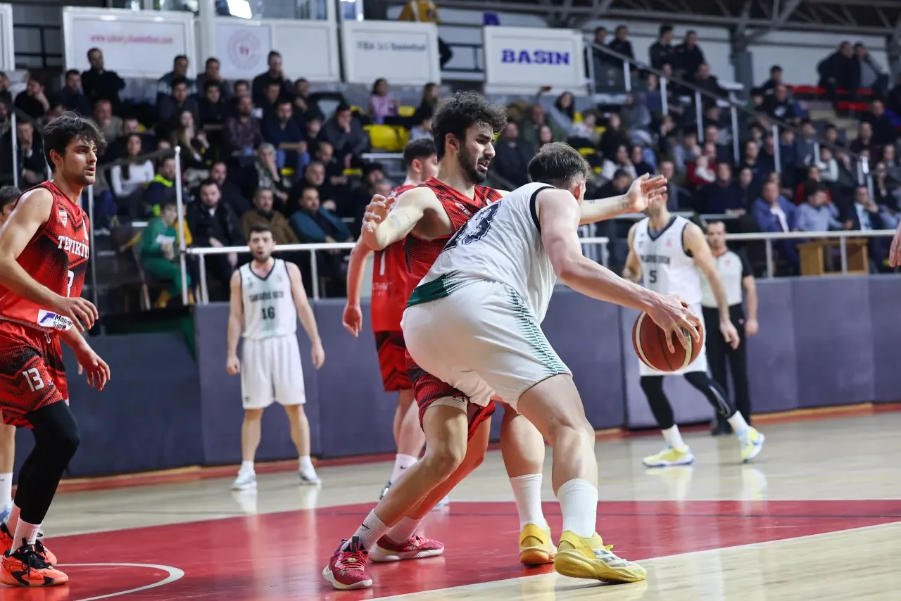 Sakarya Büyükşehir, Teşvikiye'yi 76-65 yenerek sezonun ikinci devresine galibiyetle başladı 5