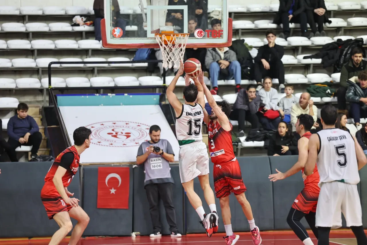 Sakarya Büyükşehir, Teşvikiye'yi 76-65 yenerek sezonun ikinci devresine galibiyetle başladı 13