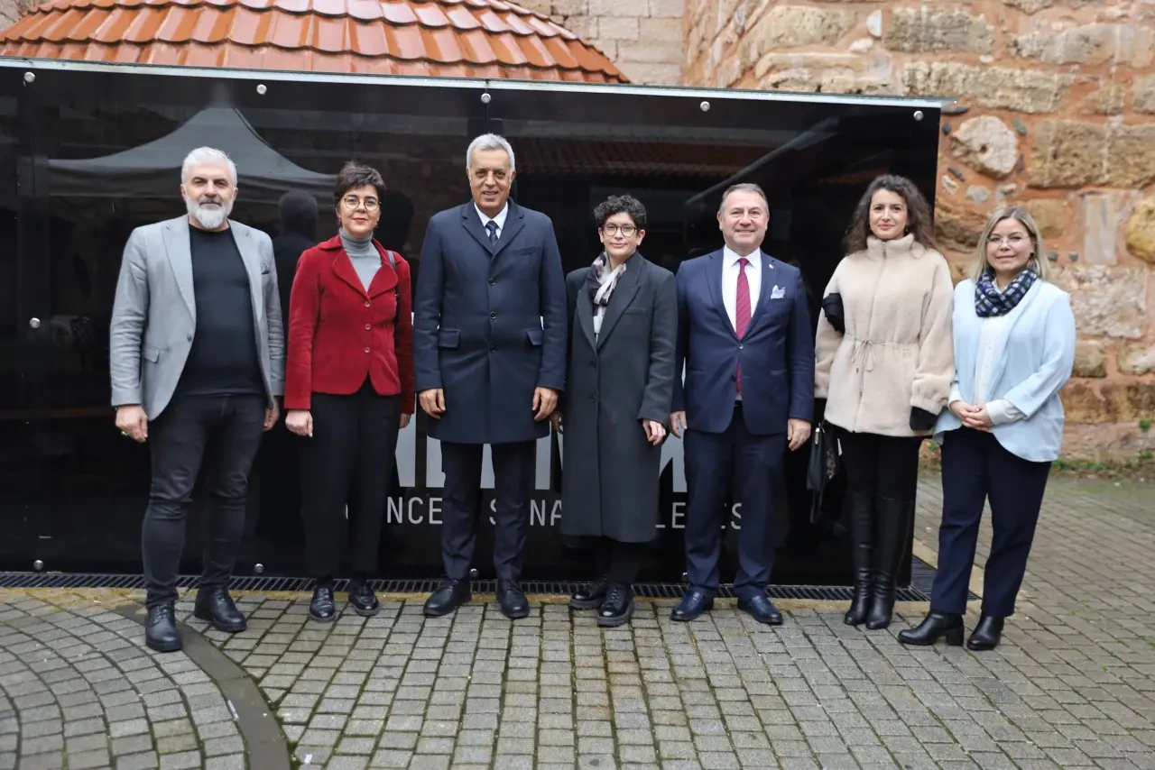 150 yıllık Bursa çizimleri, yapay zeka ile canlandırıldı 3
