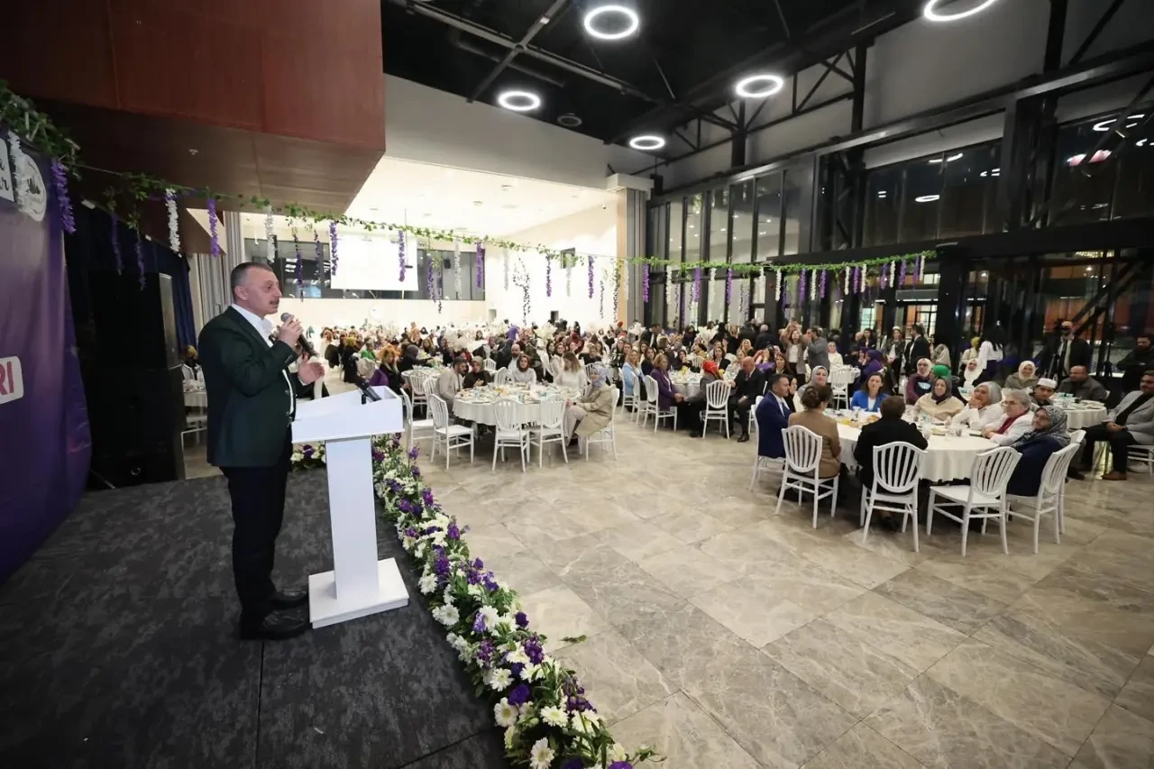 Başkan Büyükakın’dan kadınlara övgü dolu sözler 1