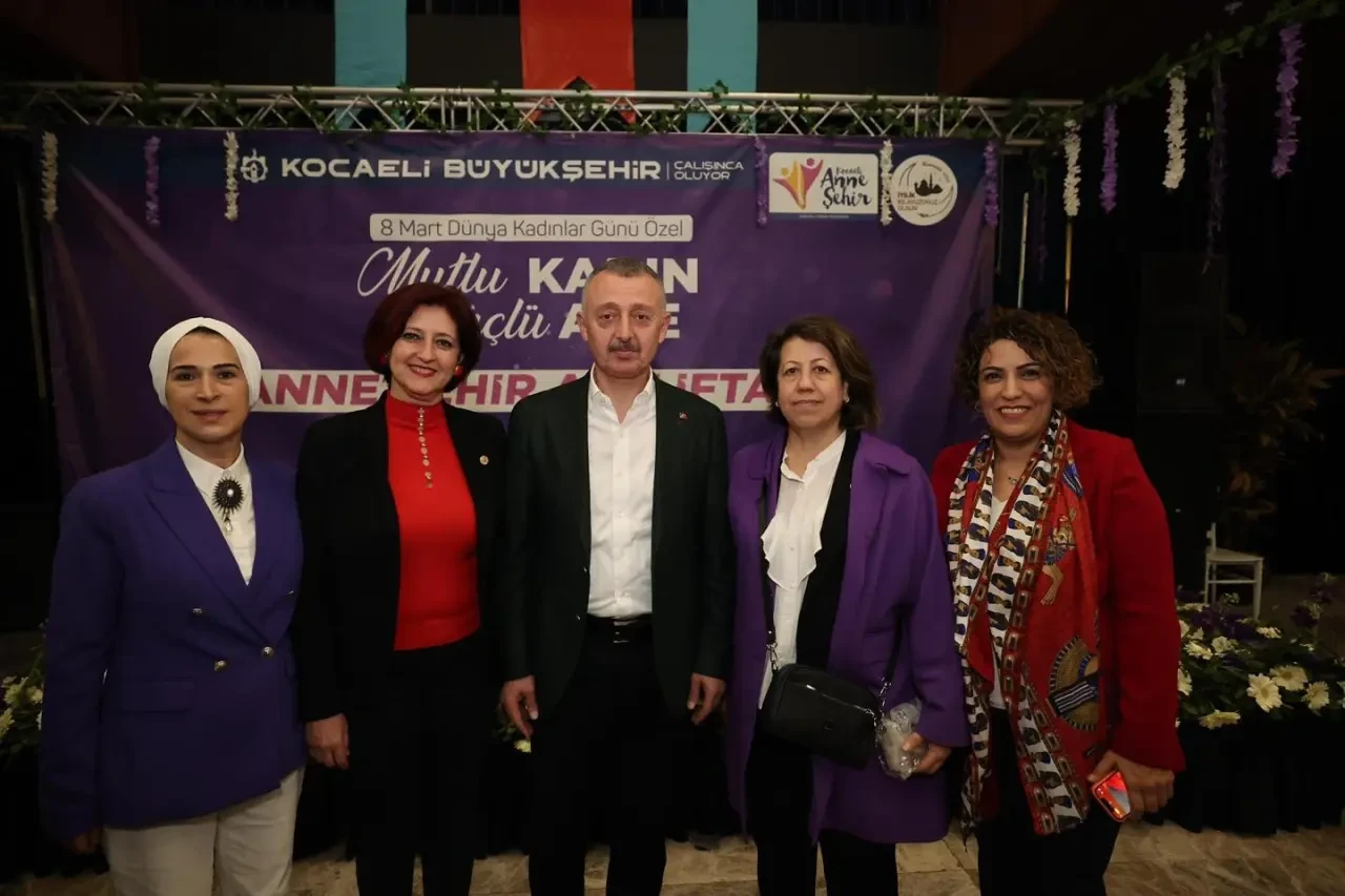 Başkan Büyükakın’dan kadınlara övgü dolu sözler 8