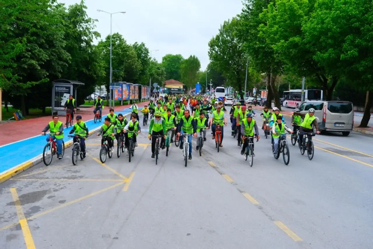Trafik Haftası'nda Yüzlerce Sakaryalı Pedal Çevirdi 7