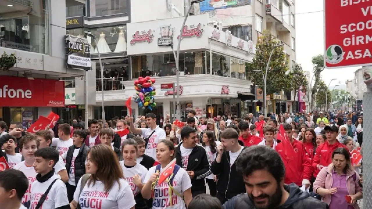 Sakarya'da 19 Mayıs Coşkusu: Gençlik ve Birlik Ruhu Zirvede 3
