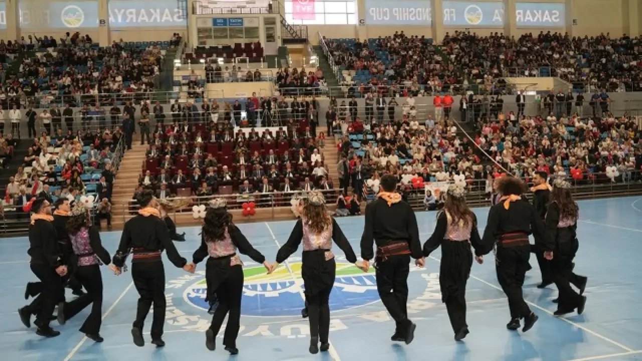 Sakarya'da 19 Mayıs Coşkusu: Gençlik ve Birlik Ruhu Zirvede 14