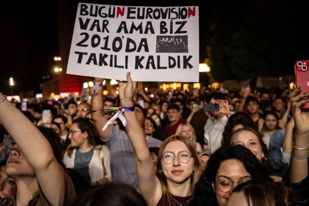maNga, MilyonFest Erdek'te 19 Mayıs coşkusunu müziğin ritmiyle kutladı, dinleyici rekoru kırdı! 3
