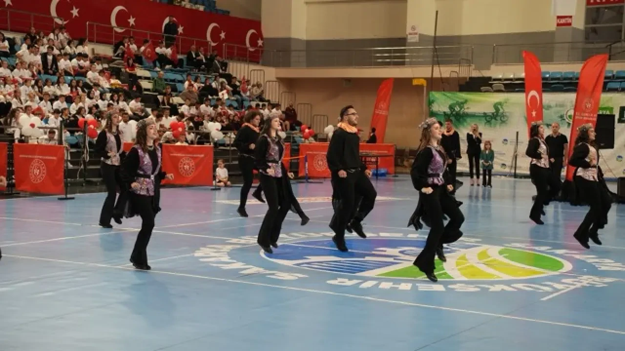 Sakarya'da 19 Mayıs Coşkusu: Gençlik ve Birlik Ruhu Zirvede 13