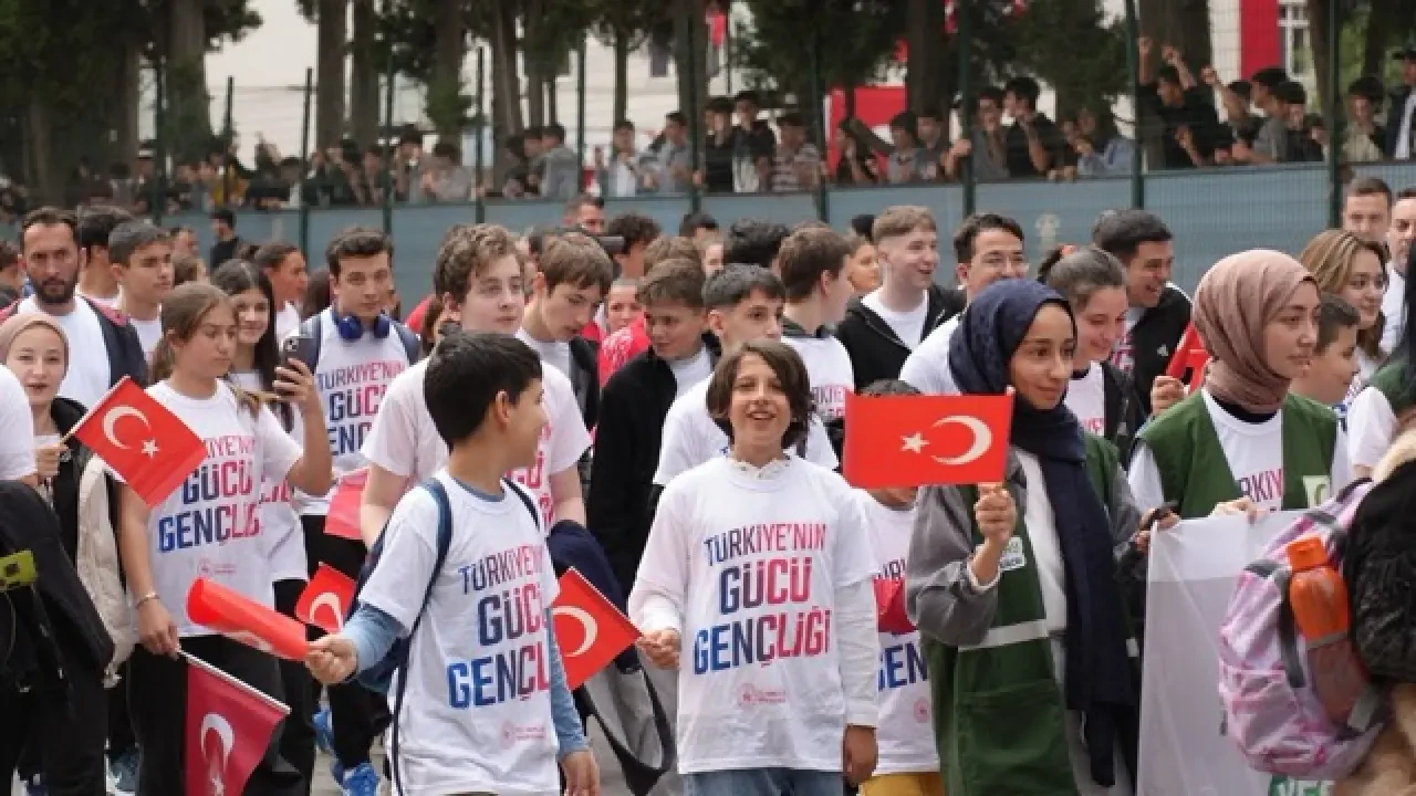 Sakarya'da 19 Mayıs Coşkusu: Gençlik ve Birlik Ruhu Zirvede 4