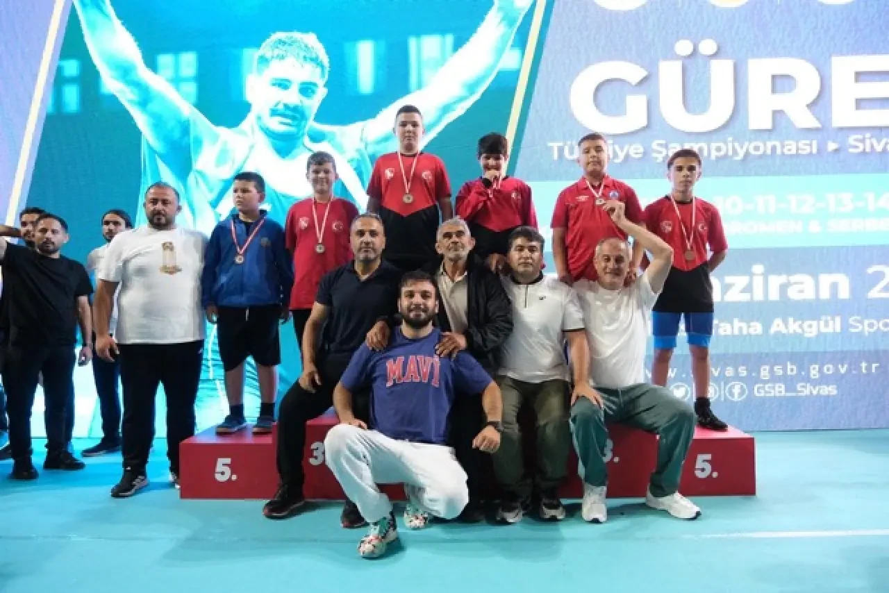 Serdivanlı Sporcular Sivas’tan Madalyalarla Döndü 6