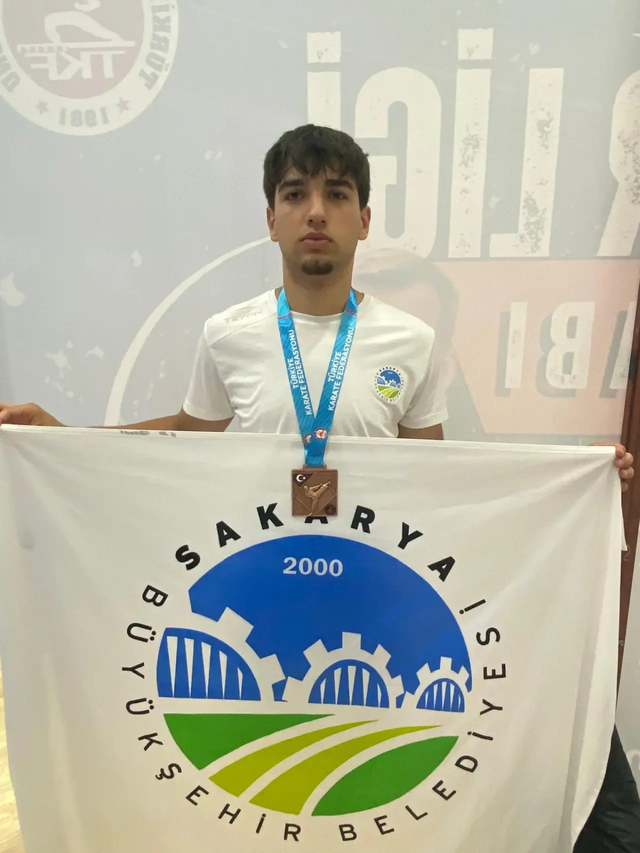 Sakarya Büyükşehirli sporculardan karate, güreş ve kano branşlarında büyük başarı 6