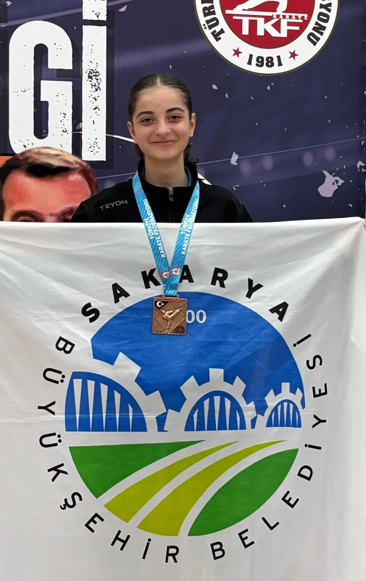 Sakarya Büyükşehirli sporculardan karate, güreş ve kano branşlarında büyük başarı 3