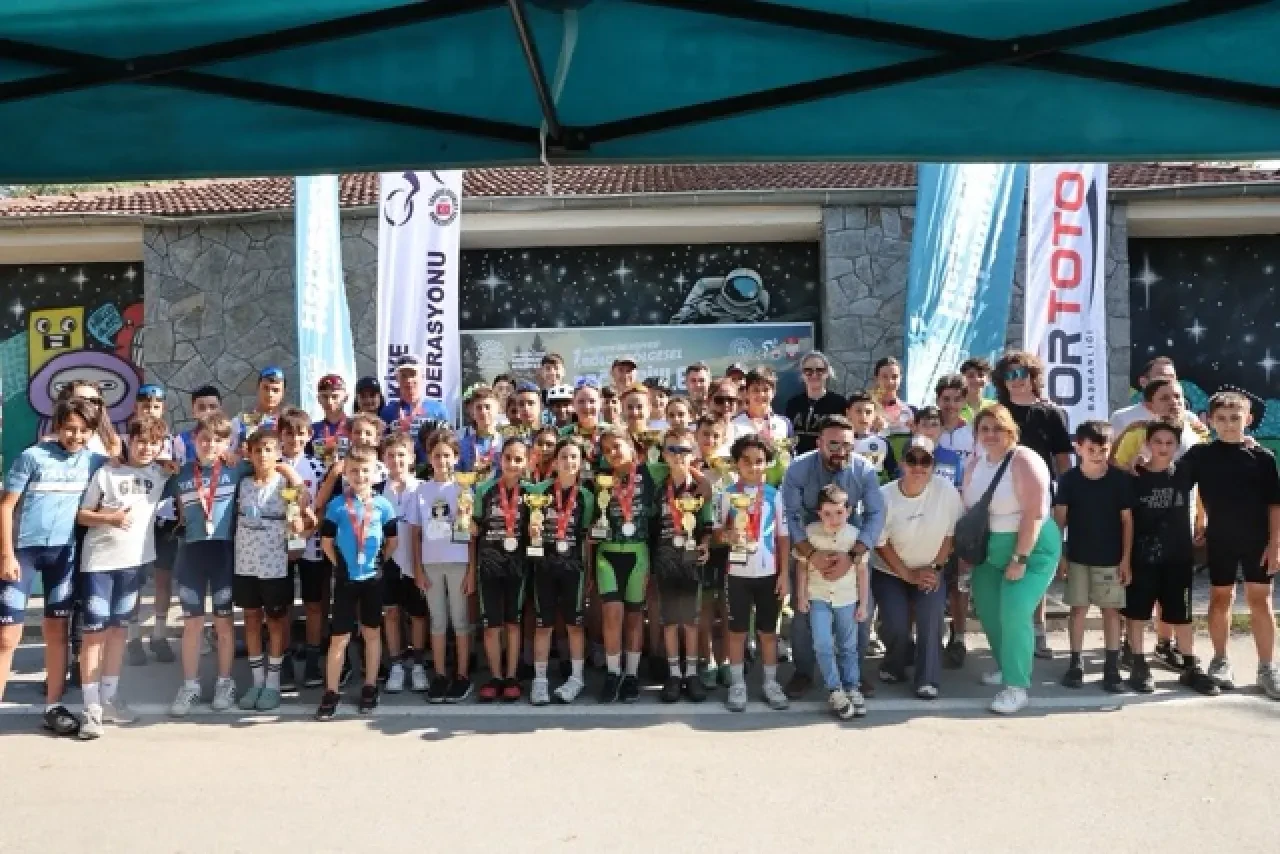1. Bölge Bölgesel Dağ Bisikleti Şampiyonası nefes kesti 1