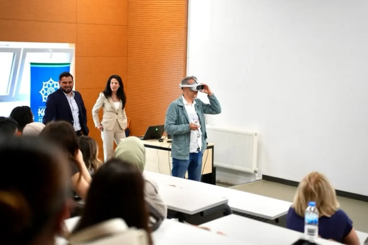KOSTÜ'de Geleceğin Terapistlerini Sanal Gerçeklikle Yetiştiriyor 1
