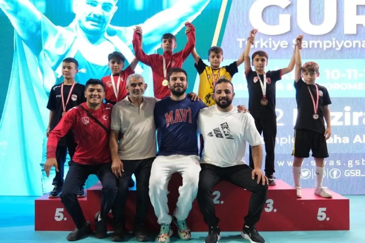 Serdivanlı Sporcular Sivas’tan Madalyalarla Döndü 4
