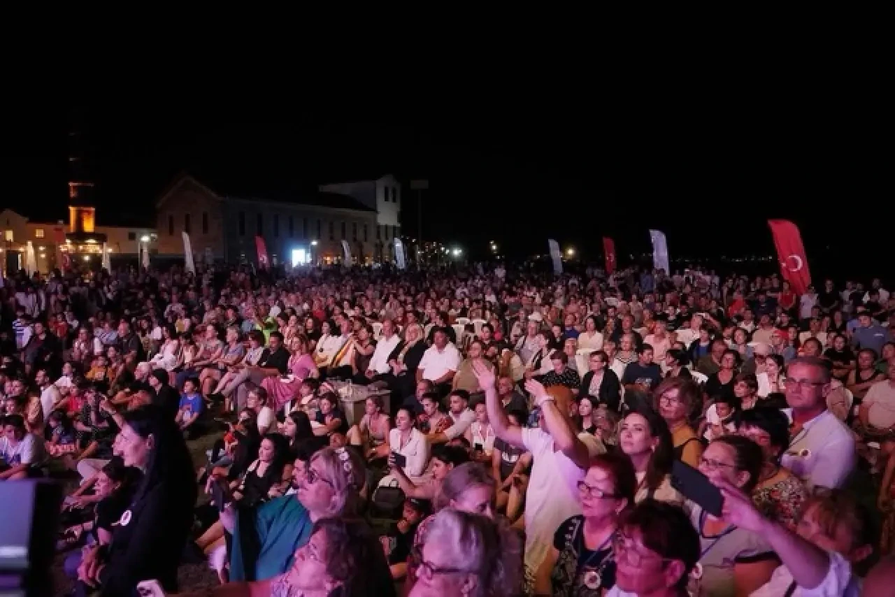 Deniz, Kum, Güneş ve Halk Oyunlarıyla Dolu Unutulmaz Bir Gece! 8