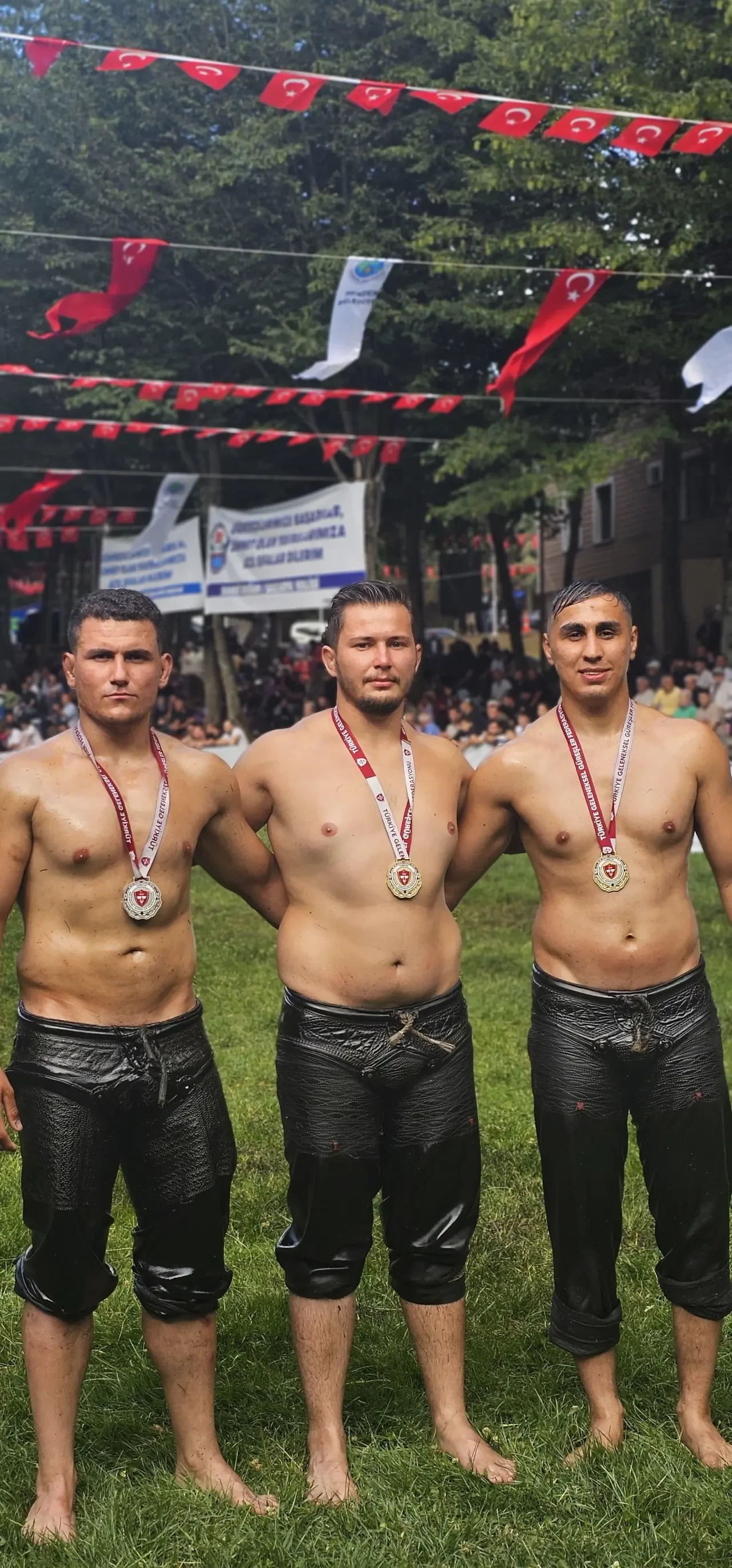 Sakarya Büyükşehirli sporculardan karate, güreş ve kano branşlarında büyük başarı 2