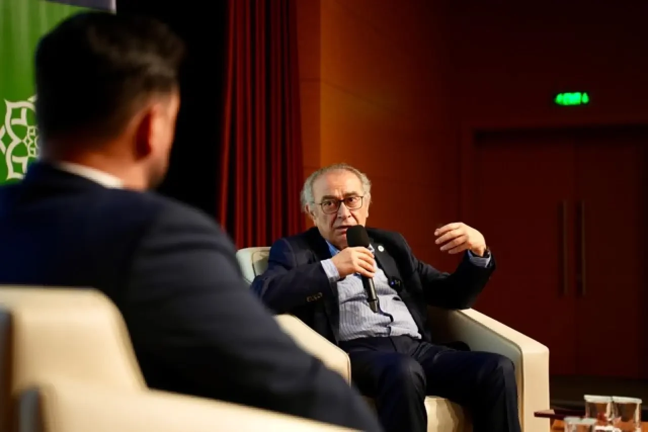 Yapay Zeka Çağında Ruh Sağlığımızı Korumak: Prof. Dr. Nevzat Tarhan’dan Çarpıcı Uyarılar 1
