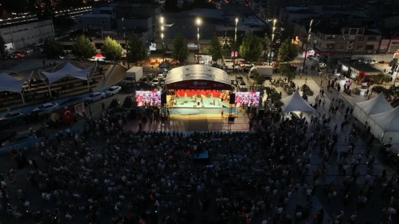  “O gece dünya, inananların vatan uğruna neler yapabileceğini izledi” 7
