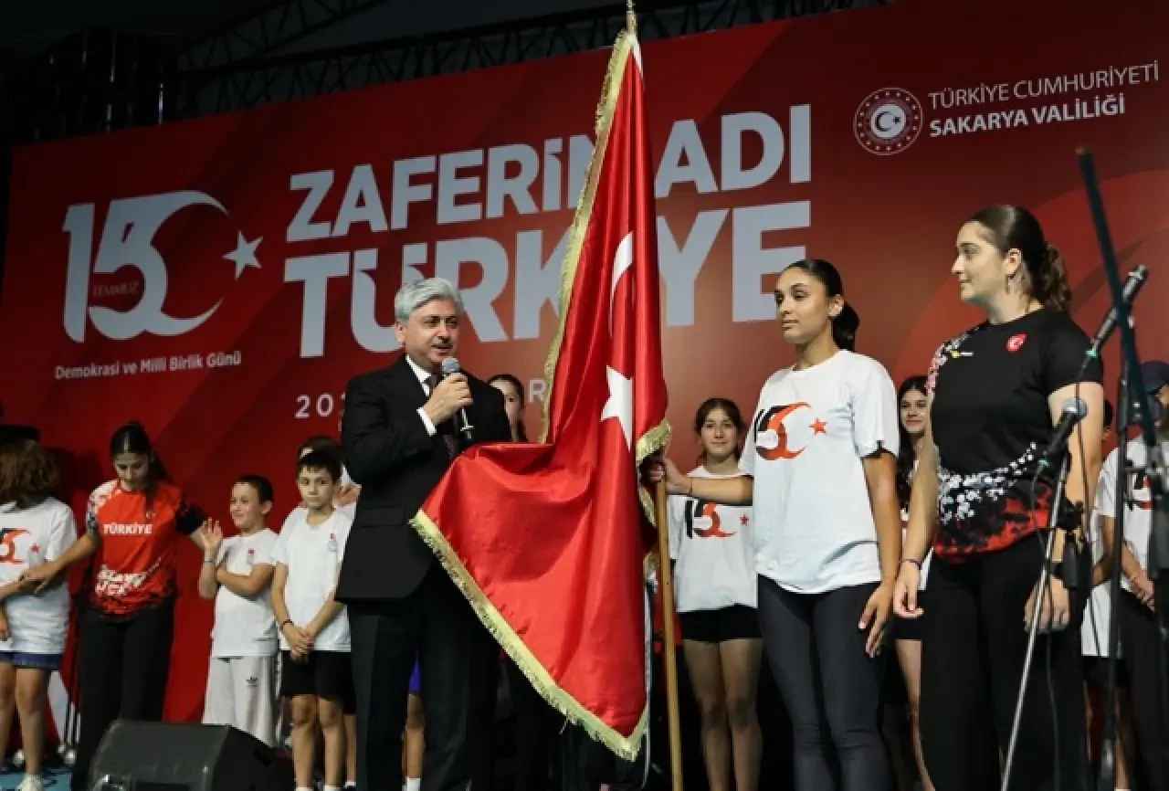  “O gece dünya, inananların vatan uğruna neler yapabileceğini izledi” 9