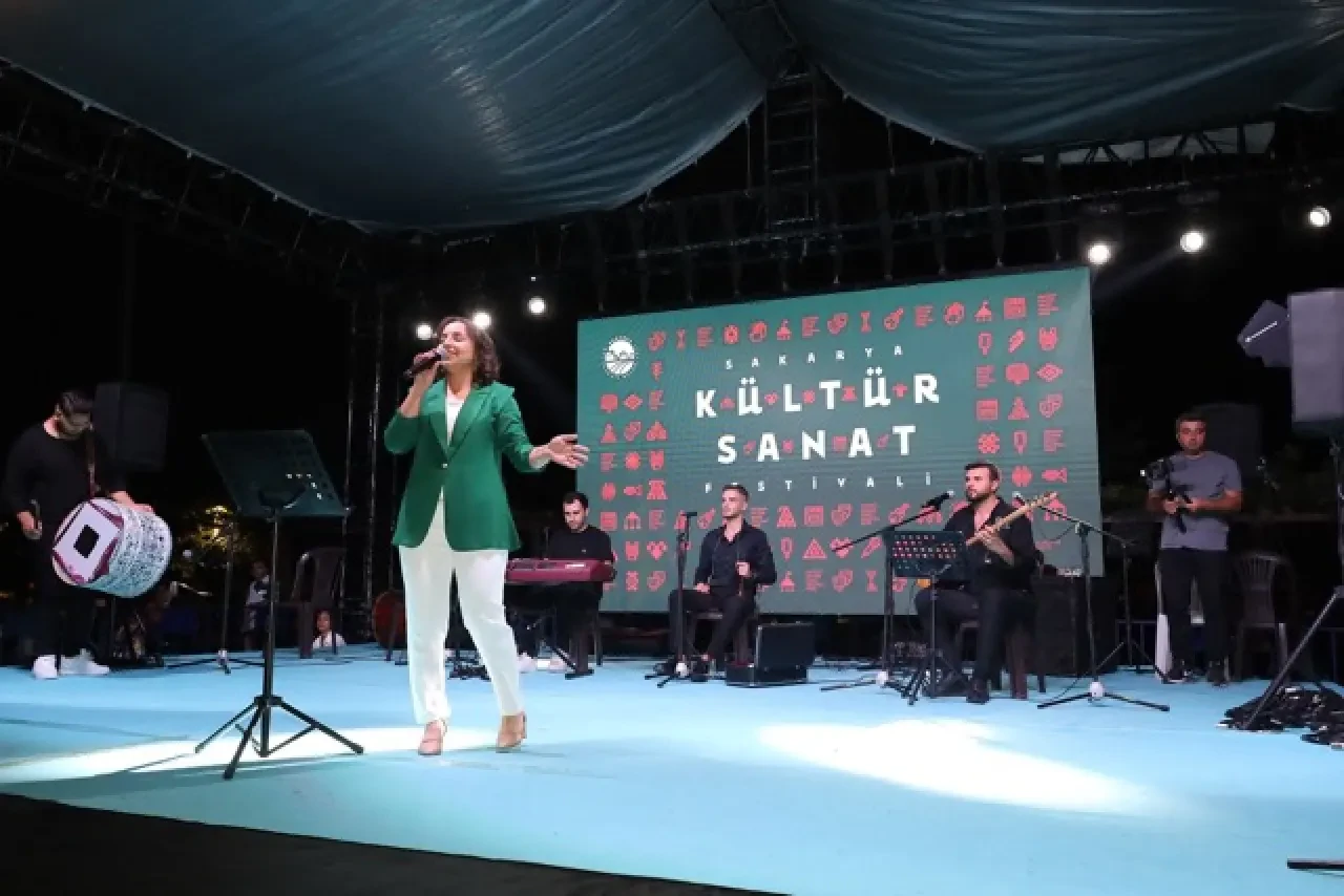 Doğu ve Güneydoğu’nun kültür şöleni Sakarya’da yaşandı 11