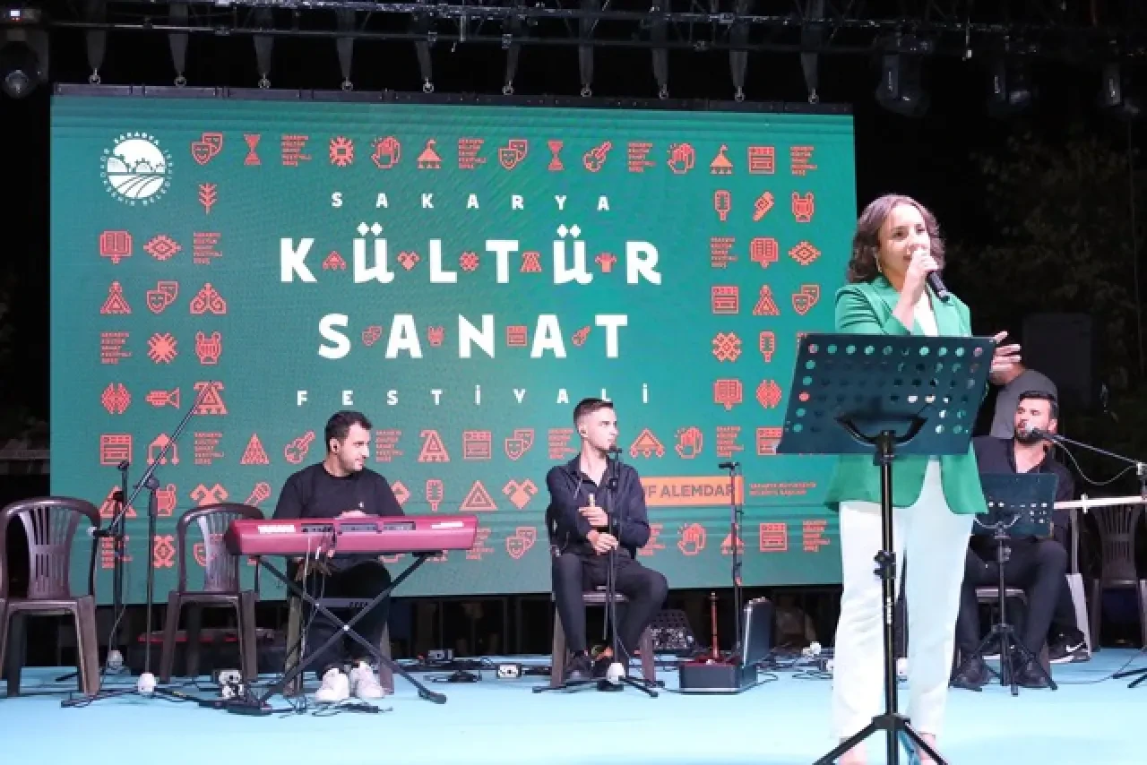 Doğu ve Güneydoğu’nun kültür şöleni Sakarya’da yaşandı 13