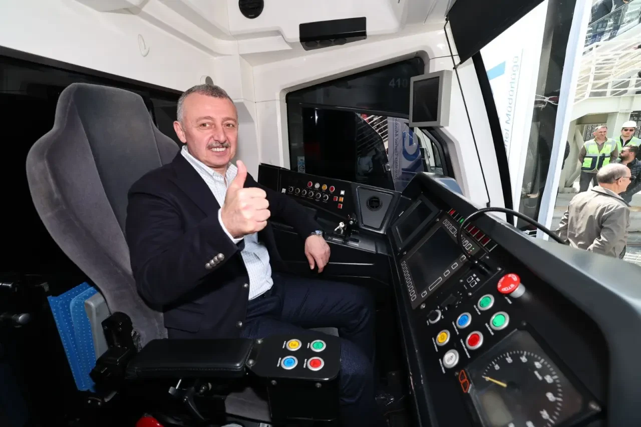 Metro ve tramvay ağı genişliyor, ulaşım filosu büyüyor 8