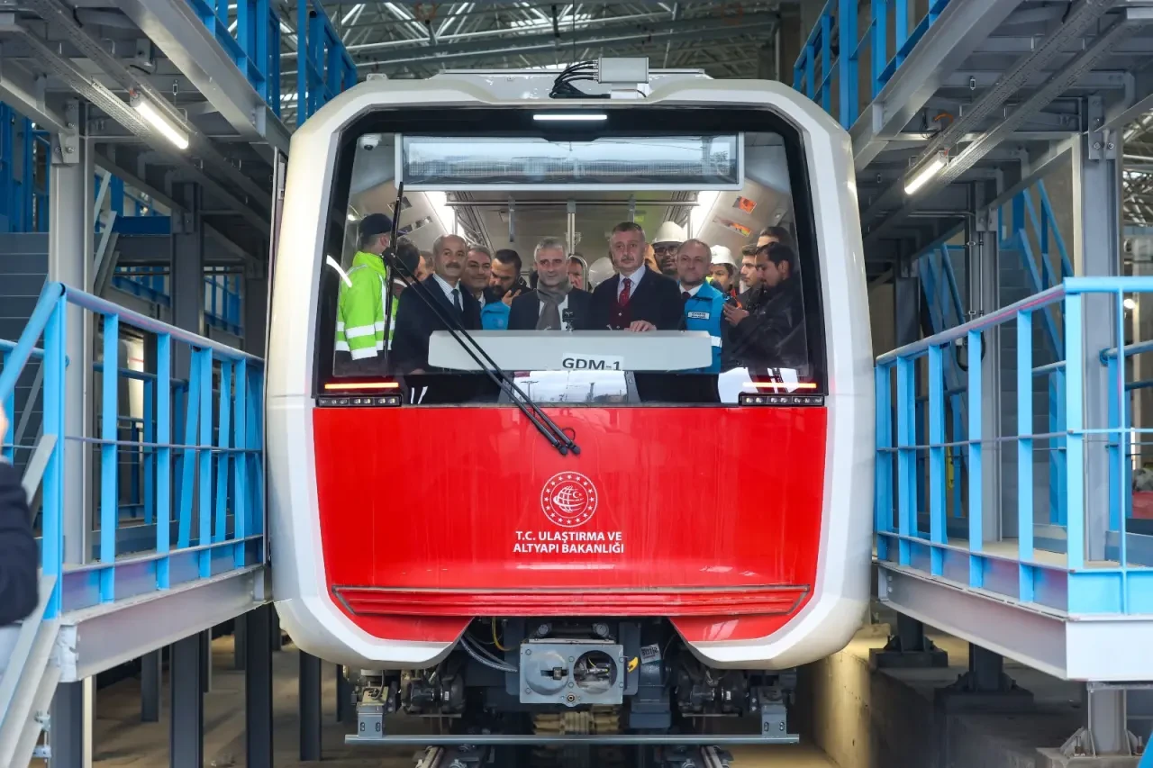 Metro ve tramvay ağı genişliyor, ulaşım filosu büyüyor 5