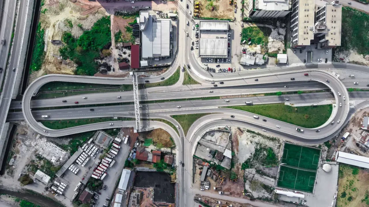 Metro ve tramvay ağı genişliyor, ulaşım filosu büyüyor 9