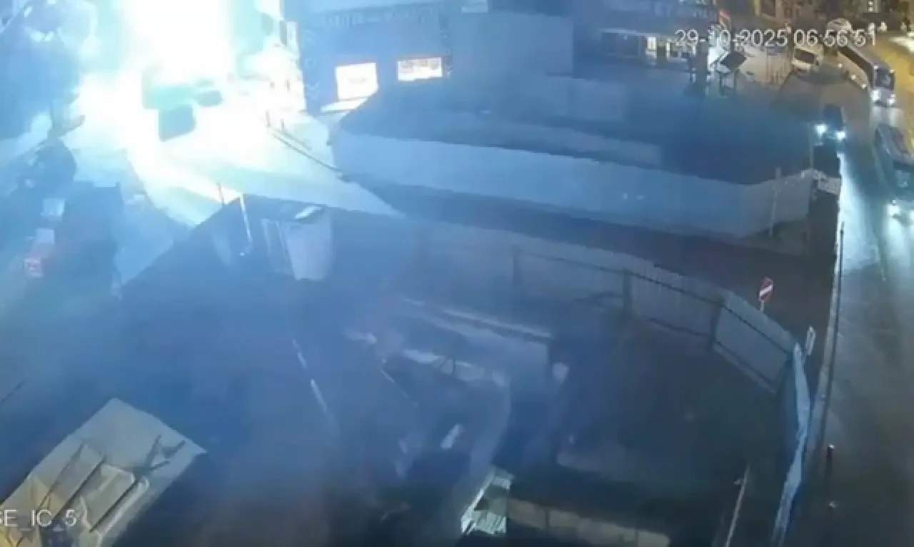 Gebze'deki binanın yıkılma anı güvenlik kameras anbean kaydetti 4