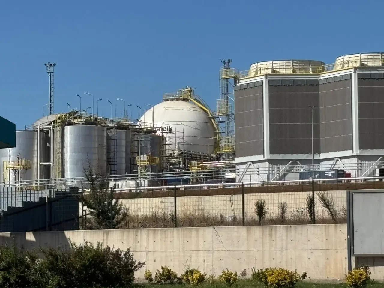 Kocaeli’de fabrikada patlama: İlk belirlemelere göre 2 işçi hayatını kaybetti 1