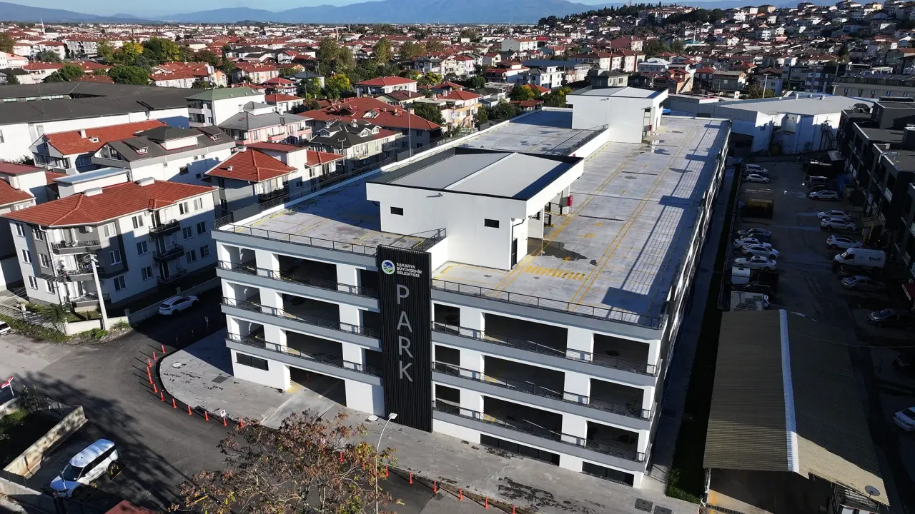 530 araçlık katlı otopark hizmete başladı 1