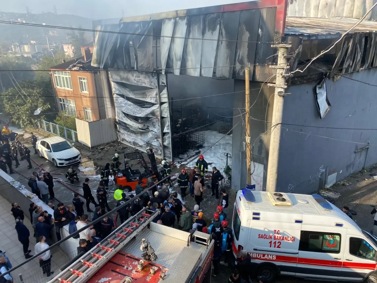 Parfüm dolum tesisinde çıkan yangında 6 ölü, 4 yaralı 2