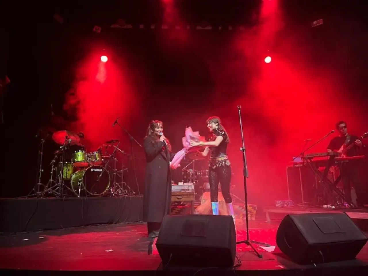 Bursa’da Gaye Su Akyol ile müzik dolu gece 1