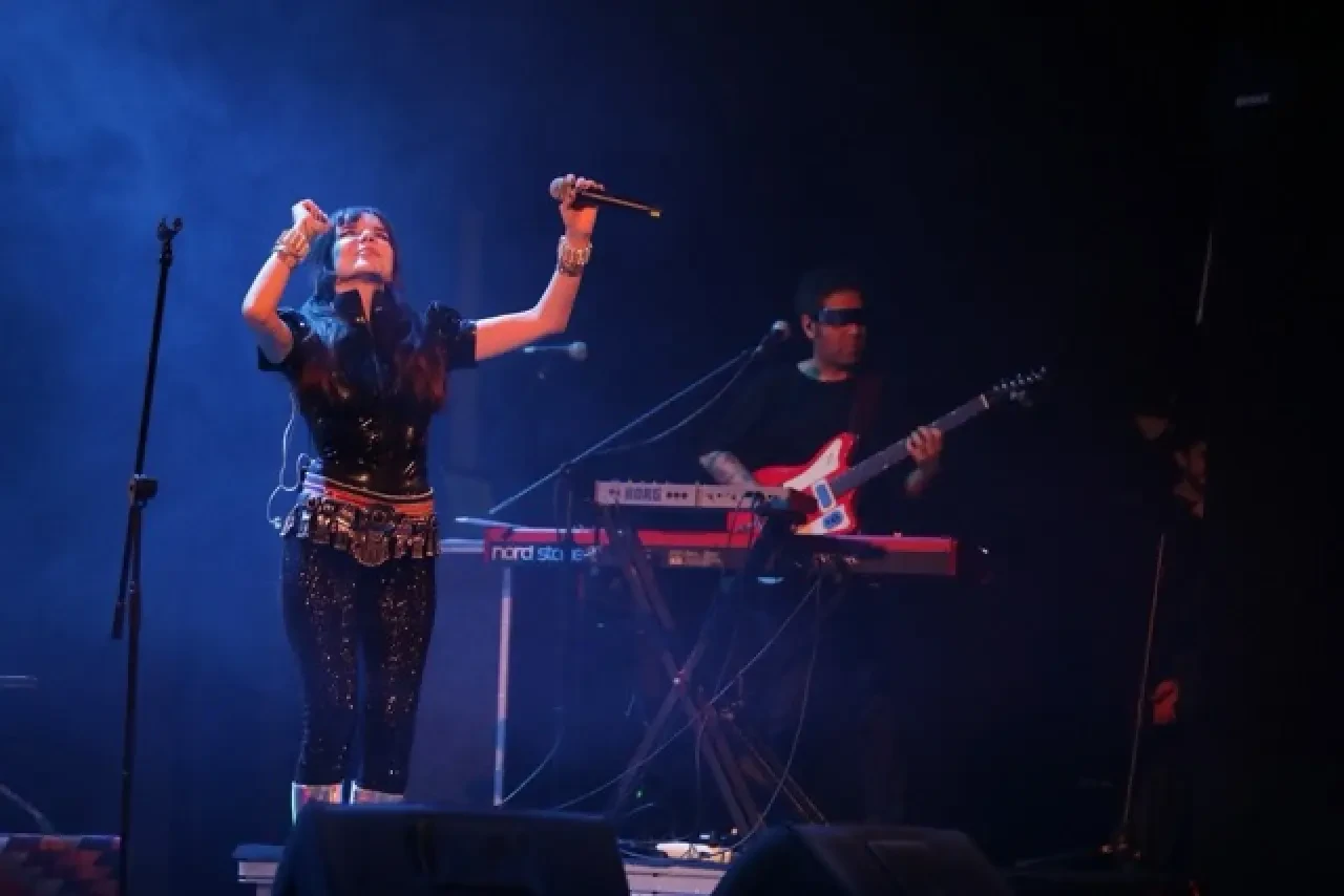 Bursa’da Gaye Su Akyol ile müzik dolu gece 4