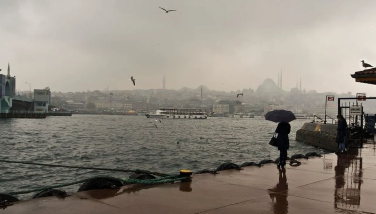 İstanbul'da Soğuk Hava Dalgası Devam Ediyor: Vatandaşlar Uyarıldı!