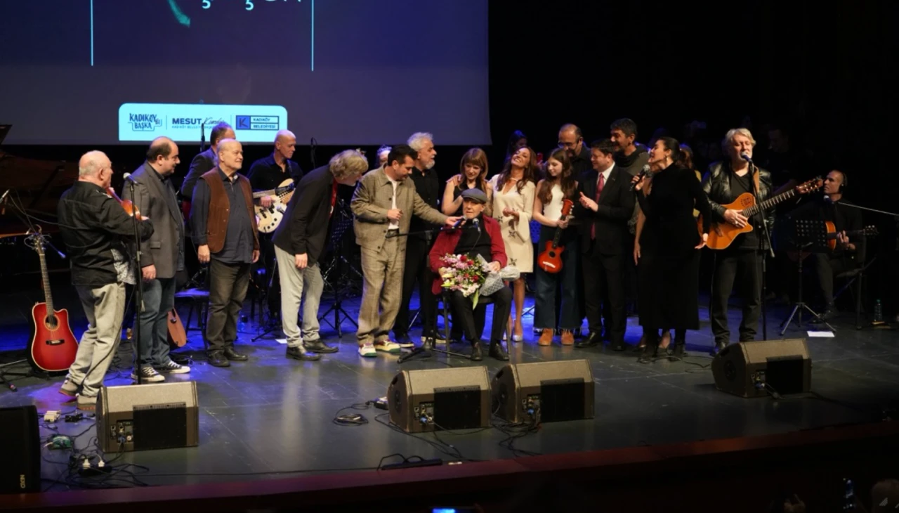 İlhan Şeşen'in 55. Sanat Yılı "Tek Şarkılık Konser" İle Kutlandı