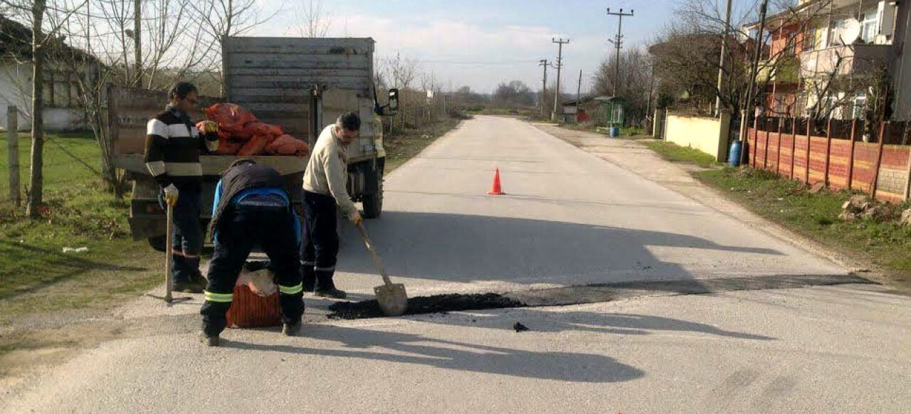 Hendek'te yol bakım çalışmaları başladı