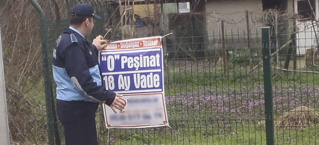 Kartepe’de izinsiz afişlere ceza yağdı