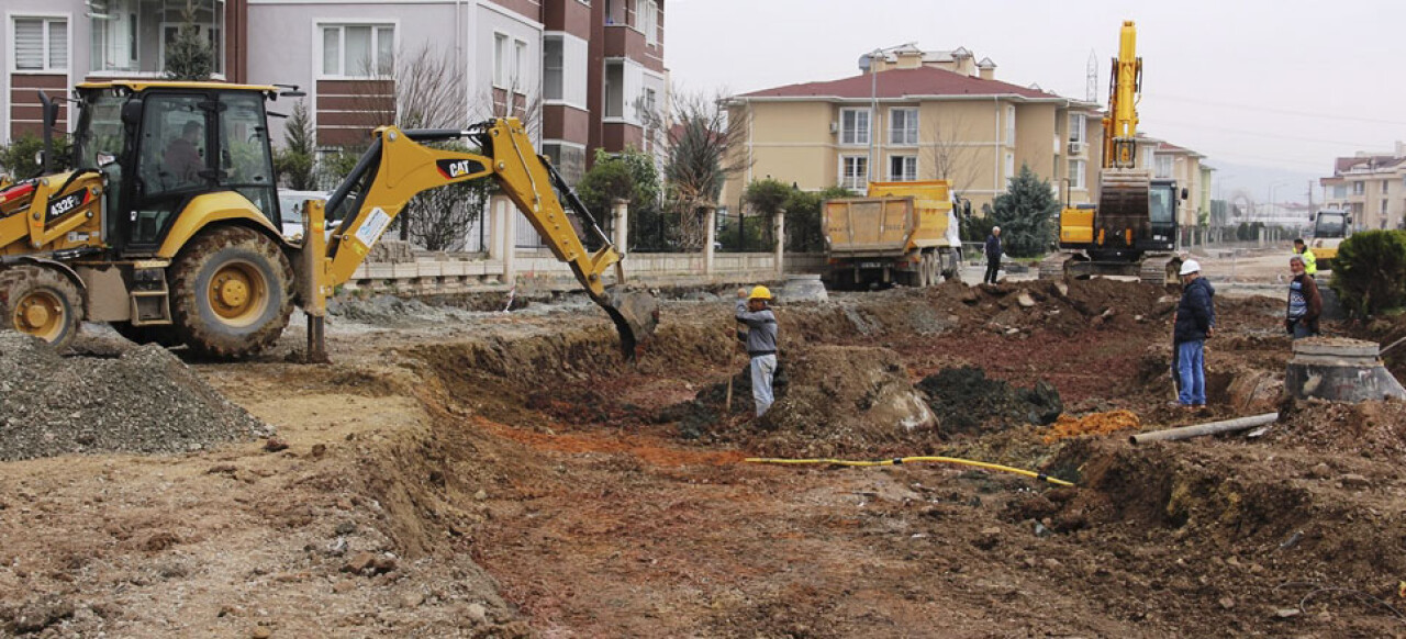 Tramvayda üst yapı kazı çalışmaları başladı