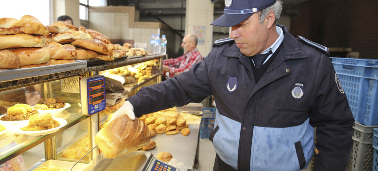 Adapazarı Zabıtası fırınları denetledi