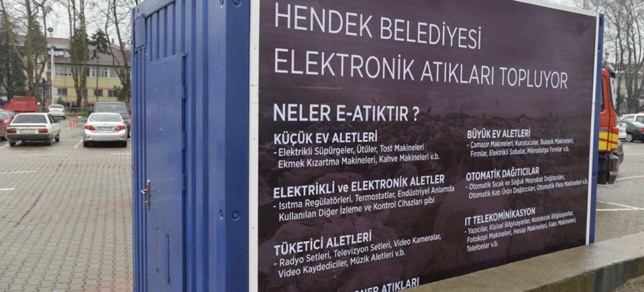 Hendek Belediyesi elektronik atıkları topluyor