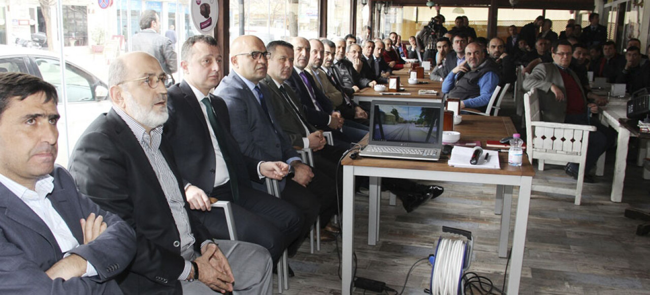 Büyükakın, Yenişehir esnafına tramvay hattıyla ilgili bilgi verdi