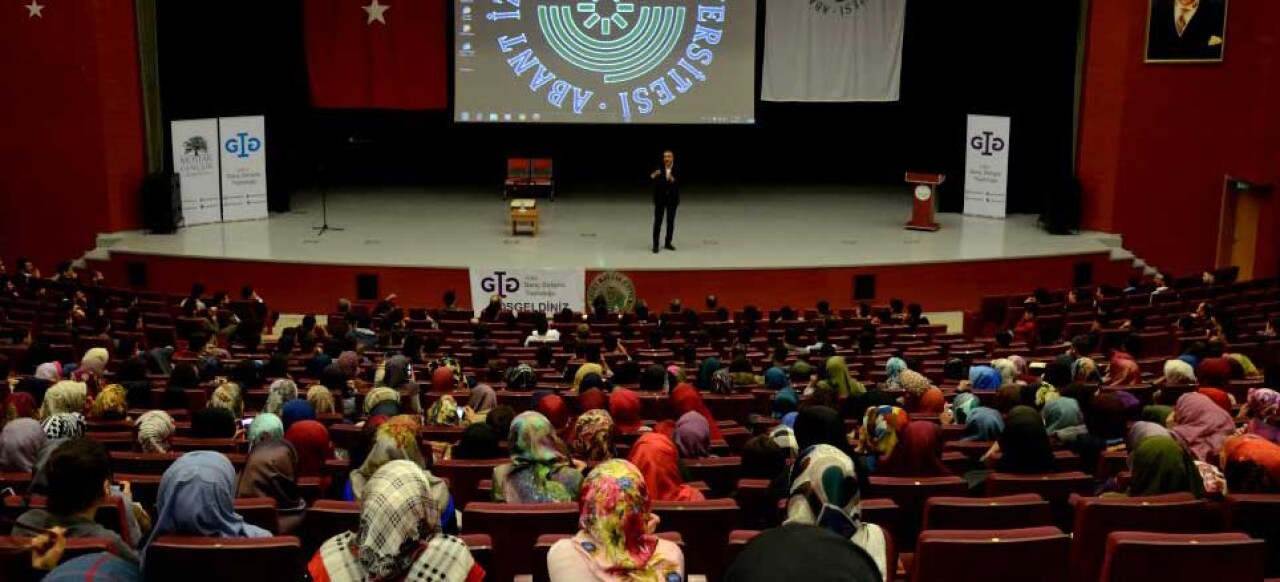 Bekir Develi, Neşeli Sohbetiyle AİBÜ’deydi